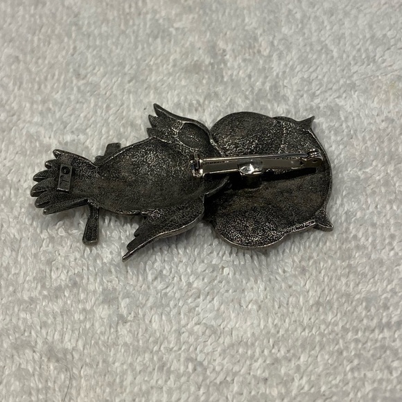 Vintage Pewter JJ Owl Brooch Pin Green Eye Rhinestones - Picture 7 of 13